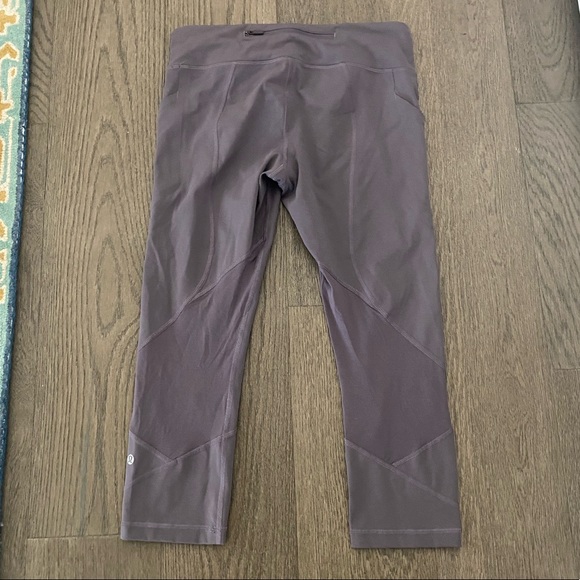 lululemon capri leggings, has pockets and back zipper - Picture 2 of 2